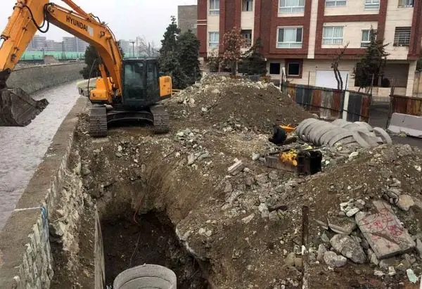 ادامه عملیات اجرایی احداث پل کانال سیل برگردان غرب