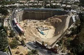 گودال هایی که مهر بد اقبالی بر آنها خورده است