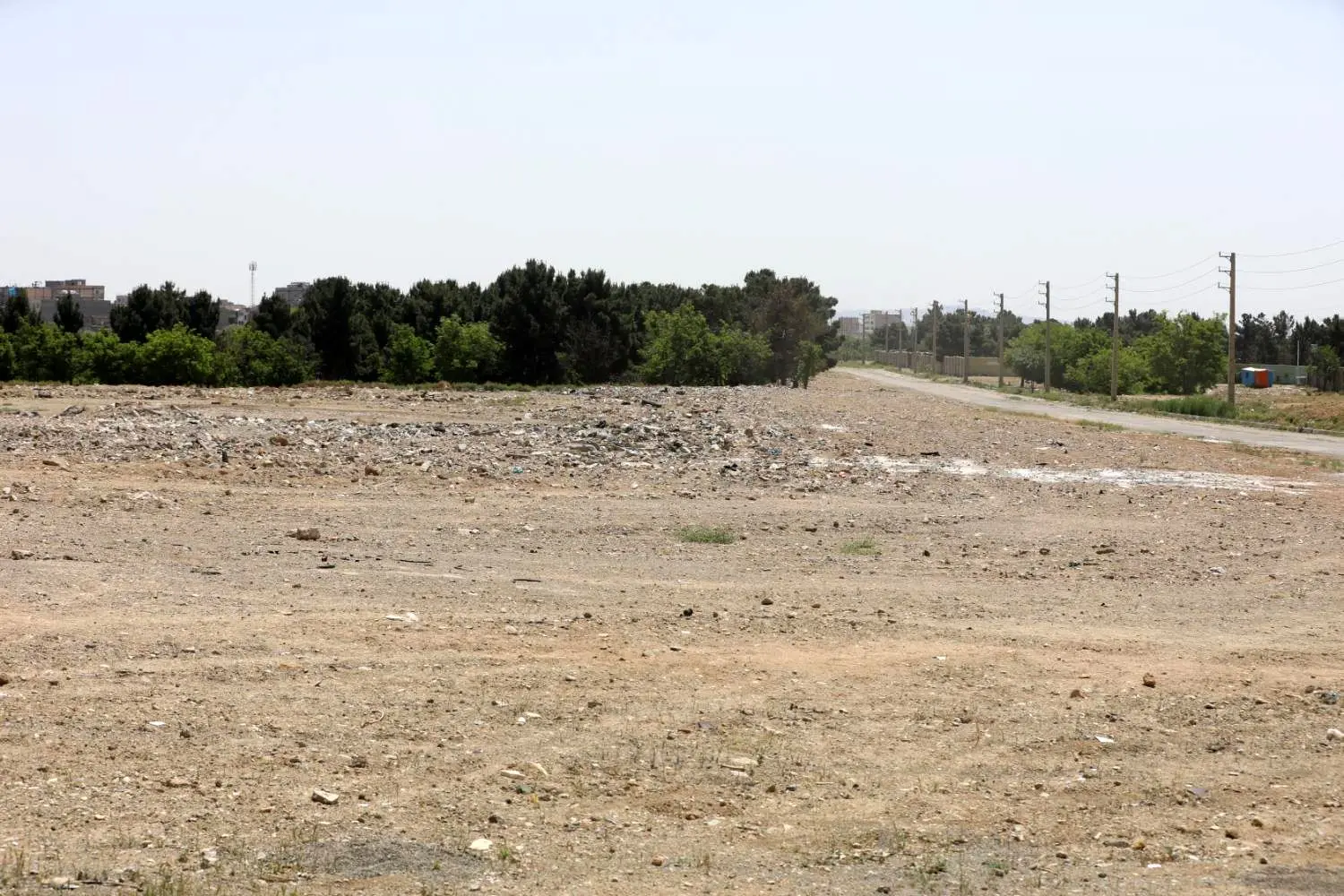 پاکسازی و تسطیح 14 هکتار از فضا های بی دفاع شهری منطقه 19

