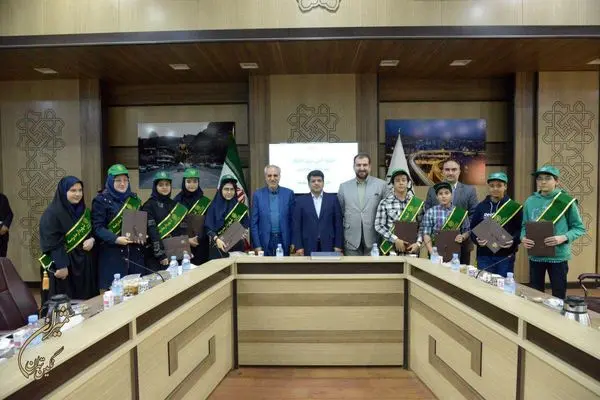 شهرداران مدارس برای زندگی اجتماعی آماده می شوند