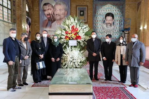 حضور سفرای عضو سازمان آلبا(کشورهای بولیوی، نیکاراگوئه، کوبا و ونزوئلا) در بهشت زهرا