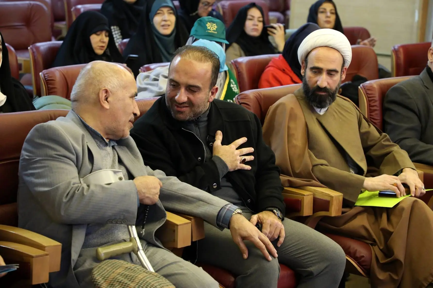 هم‌اندیشی نخبگان علمی و فرهنگی محله سعادت آباد در برج میلاد