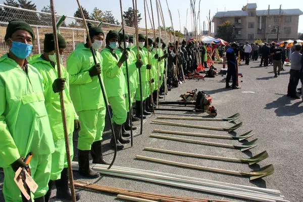 آماده سازی تجهیزات و امکانات برف روبی منطقه4 برای زمستان 99