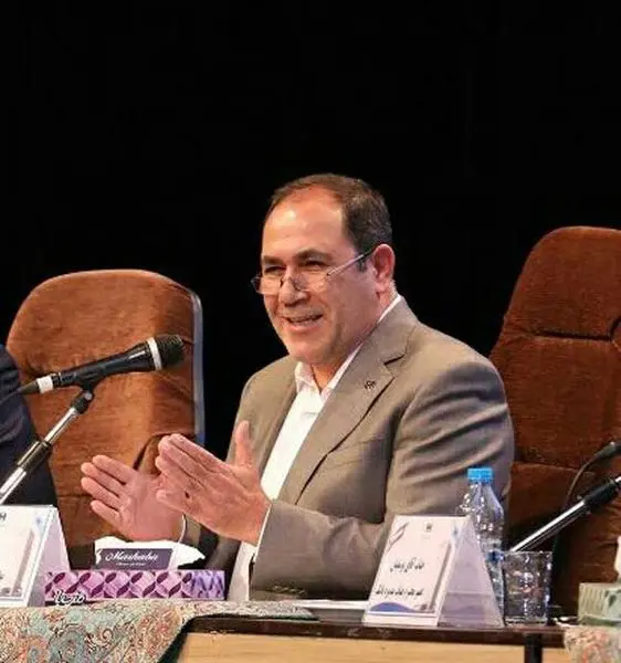 کارکنان و مشتریان بانک صادرات ایران ١١ میلیارد ریال به سیل‌زدگان سیستان و بلوچستان کمک کردند
