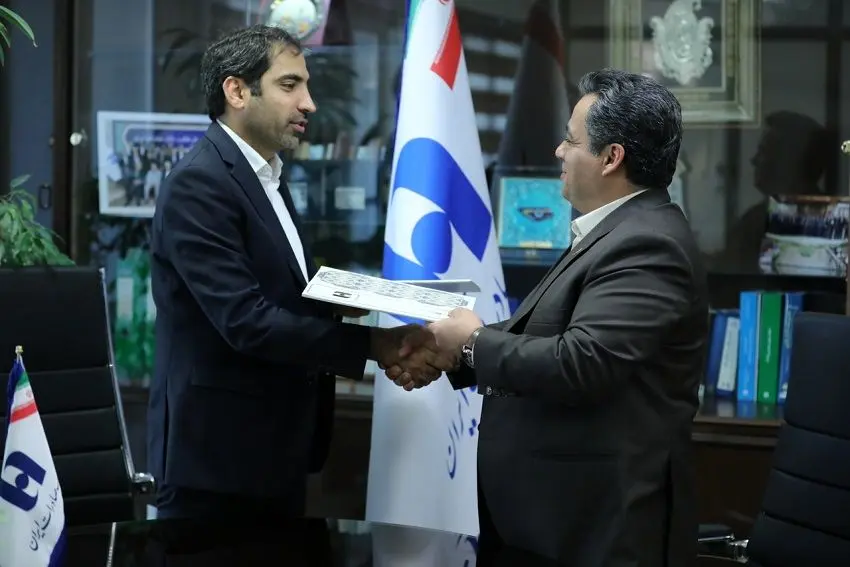 بانک صادرات ایران با فولاد آلیاژی ایران تفاهم‌نامه امضا کرد

