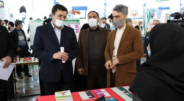 بازدید رئیس کمیسیون اجتماعی و تعدادی از نمایندگان مجلس از غرفه صندوق بازنشستگی کشوری