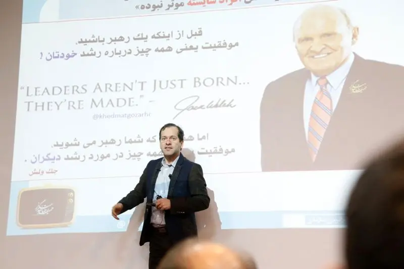 نخستین پویش کتابخوانی ویژه مدیران شهرداری منطقه ۱۳
