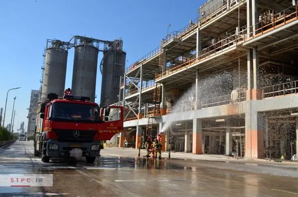 برگزاری مانور ایمنی و آتش نشانی در پتروشیمی شهید تندگویان