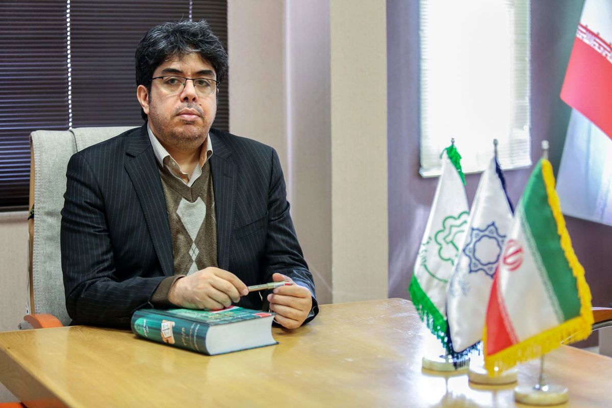 عملیات کف‌سازی بازار کفاش‌ها در قم آغاز شد

