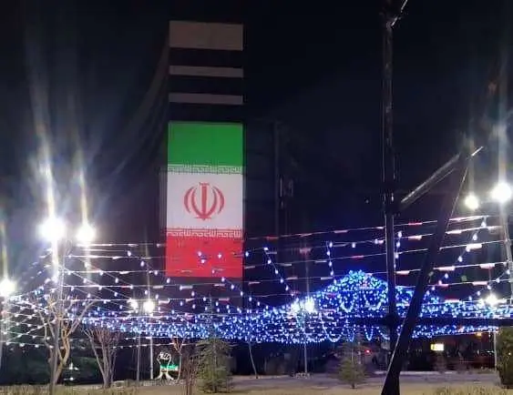 نورپردازی سه بعدی در میادین منطقه 3 به مناسبت دهه فجر 