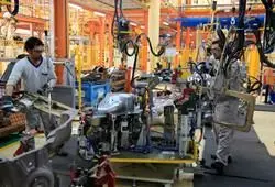 سایپا توجه ویژه ای به بهبود وضعیت صنفی کارگران دارد