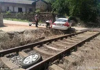 
بی‌توجهی به علائم هشدار باز هم حادثه آفرید + عکس
