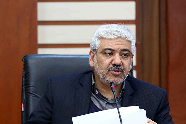 ترکمن: در حقوق فرهنگیان صرفه جویی می کنم/ معلمان نباید اندازه من حقوق بگیرند!