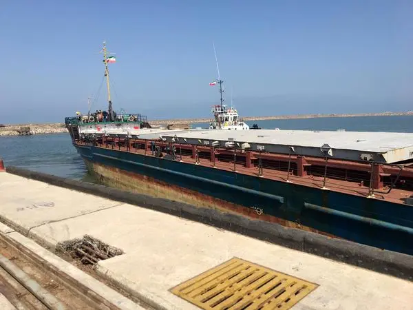 ورود نخستین محموله رول کاغذ به بندر کاسپین از روسیه