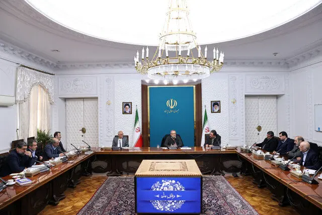  رفع مشکل نقدینگی صنایع و تولیدی‌ها در دستور کار دولت است