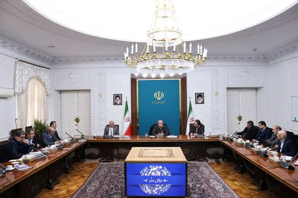  رفع مشکل نقدینگی صنایع و تولیدی‌ها در دستور کار دولت است