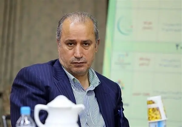 اینفانتینو در راهرو از ما پرسید که آن ترقهای که زدند چه بود؟