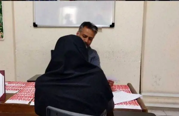 توزیع کارت های حمایتی ویژه افراد کم برخوردار و نیازمند منطقه۱۳