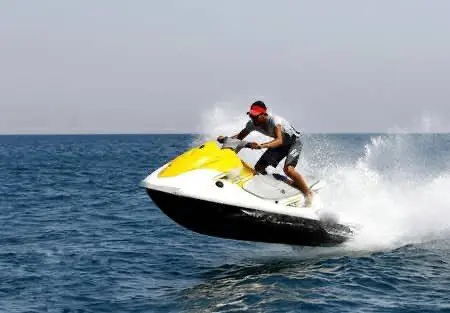 برگزاری مسابقات چند گانه کشوری و جت اسکی استانی در بندر امام خمینی