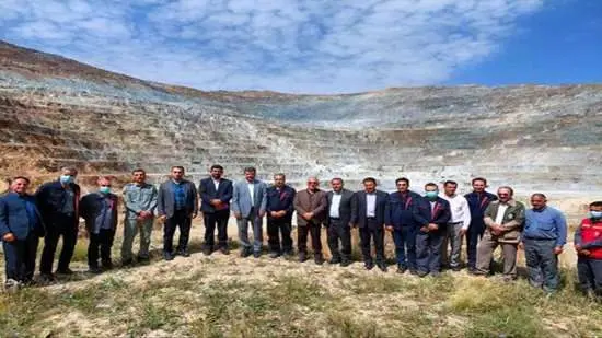 جلسه ارایه راهکار و رفع موانع طرح توسعه معدن