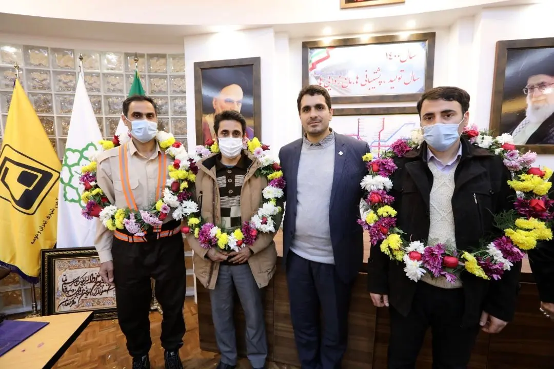 اولویت ما سرمایه های انسانی است که به طور مستقیم در حال خدمت رسانی به مردم هستند