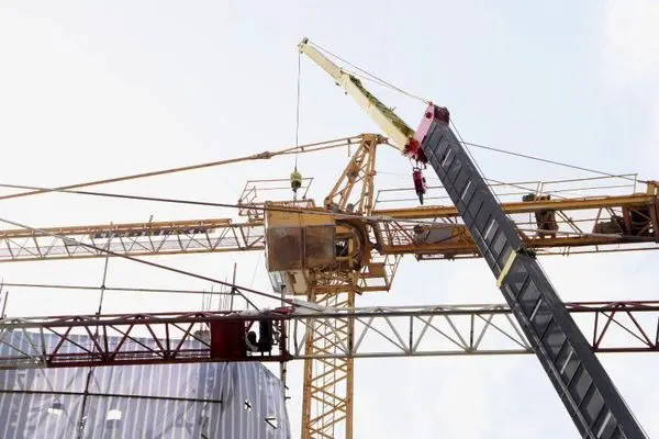 رفع خطر تاور کرین در خیابان شریعتی منطقه 3