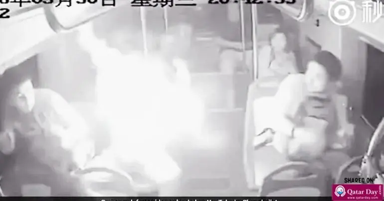 
لحظه وحشتناک انفجار پاور بانک در اتوبوس + عکس
