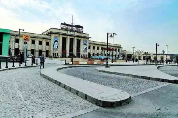 بیش از یک و نیم هکتار پلازای شهری در میدان راه آهن اجرا شد