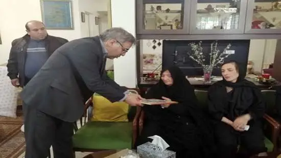 دیدار جمعی از همکاران مجتمع مس سونگون با خانواده ایثارگر صمصامی