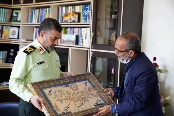 تجلیل قائم مقام تولیت مسجد جمکران از فرمانده انتظامی استان قم