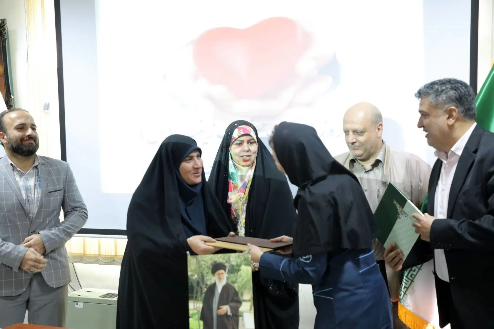 تجلیل  از پرچمداران نظام سلامت آسایشگاه جانبازان نیایش 

