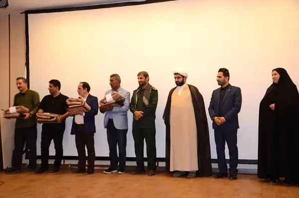 استقبال پررنگ‌ مردم پردیس جم از اکران فیلم 23 نفر

