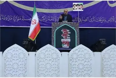 کلید تحقق اقتصاد مقاومتی پرهیز از تجمل‌گرایی و اسراف است