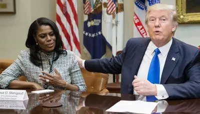 
ترامپ کارمند سابقش را بدبخت خواند + عکس
