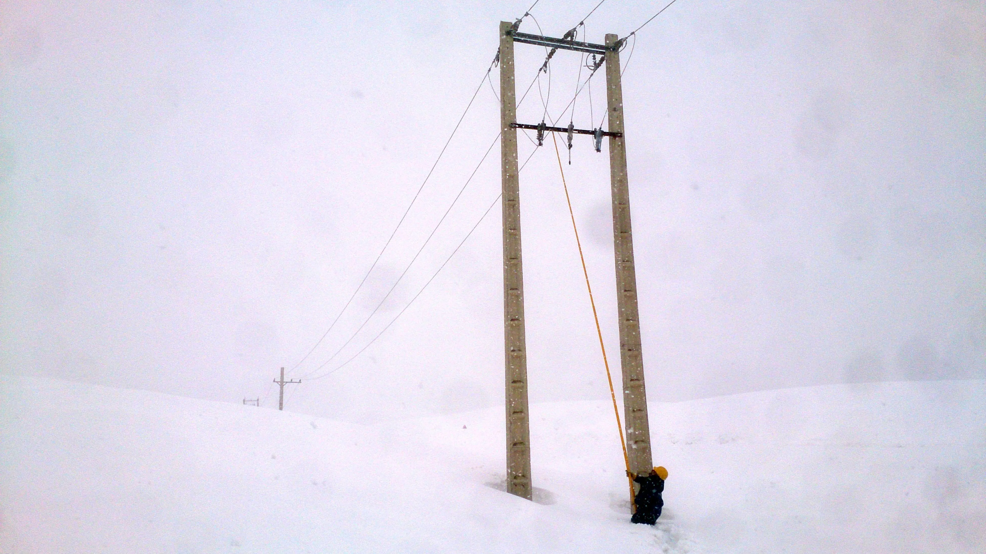 رفع مشکل قطعی برق در همه روستاهای شهرستان کوهرنگ 