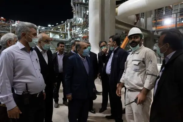 بازدید رییس هیات عامل صندوق توسعه ملی و مدیرعامل هلدینگ خلیج فارس از ابرپروژه بیدبلند خلیج فارس

