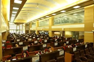 عرضه 32 هزار تن فرآورده های نفتی و پتروشیمی در نخستین روز هفته