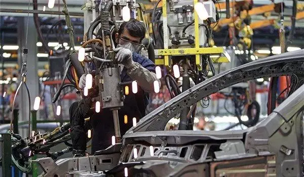 تولید خودرو ۳۸ درصد کاهش یافت