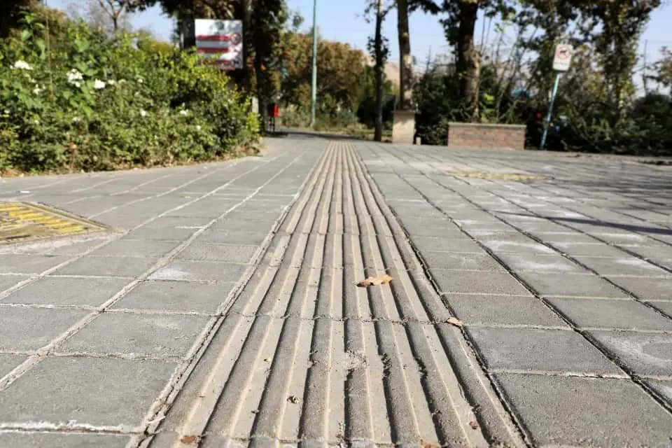  اجرای رینگ نوار نابینایان در خیابان های صفا و پیروزی 