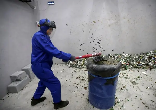 در این اتاق عقده‌هایتان را خالی کنید! + عکس