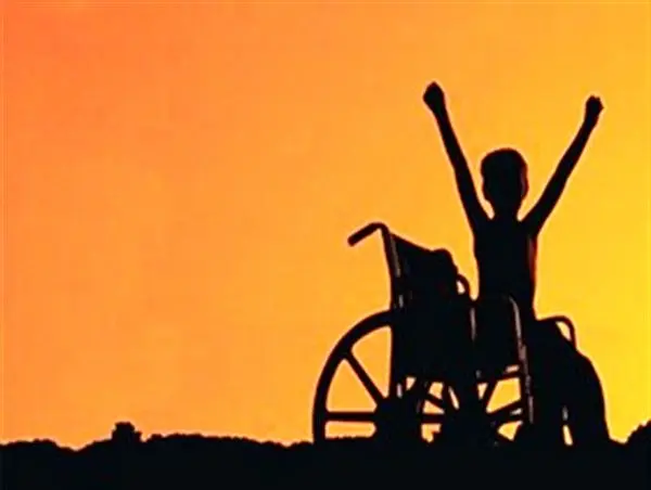 بچه معلولی که همه را متعجب میکند +عکس