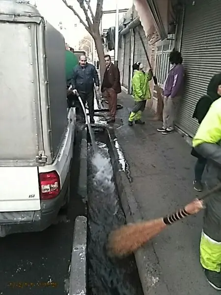 آماده سازی مسیرهای راهپیمایی روز 22 بهمن در مرکز شهر تهران آغاز شد