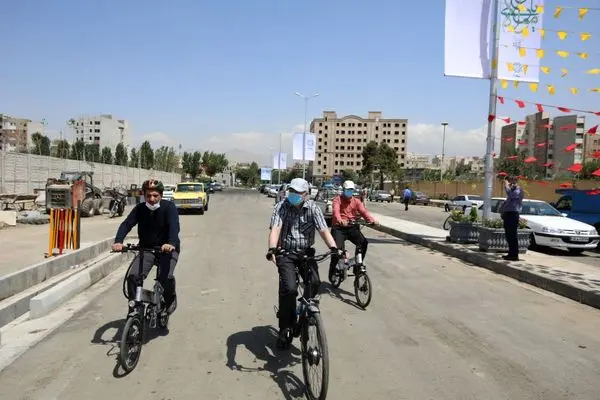 رکابزنی معاون فنی و عمرانی شهرداری تهران در پویش سه شنبه های بدون خودرو

