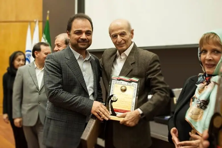 ایرانسل برترین روابط عمومی در «ارتباطات الکترونیک و فضای مجازی» شد