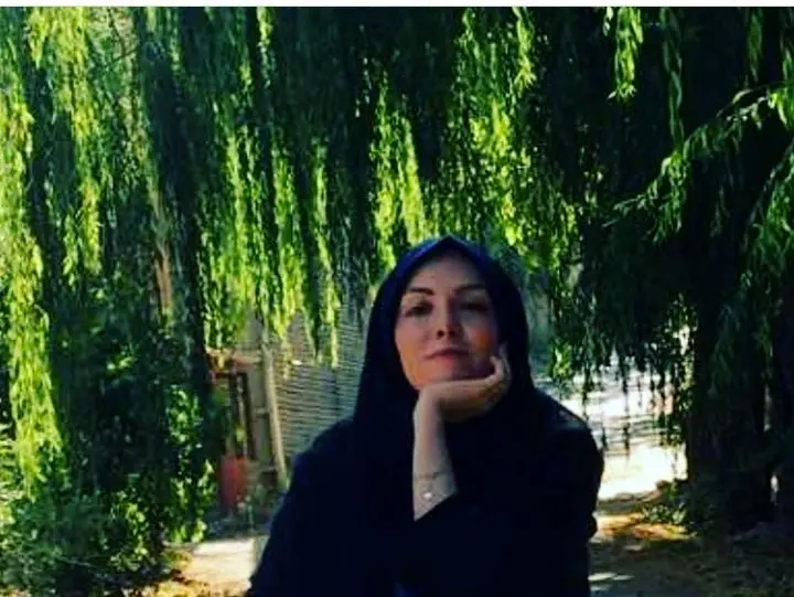 آزاده نامداری در یک پارکِ بدون طوفان + عکس