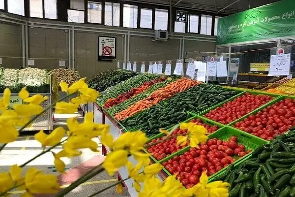 ذخیره سازی کافی میوه برای شب یلدا