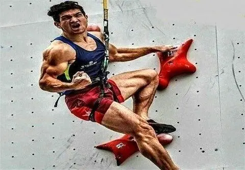 پسر ایرانی که سریعترین سنگنورد دنیاست+عکس