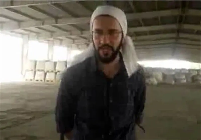 نخبه بیکاری که انبار شرکت نفت را جارو می‌زند!+عکس
