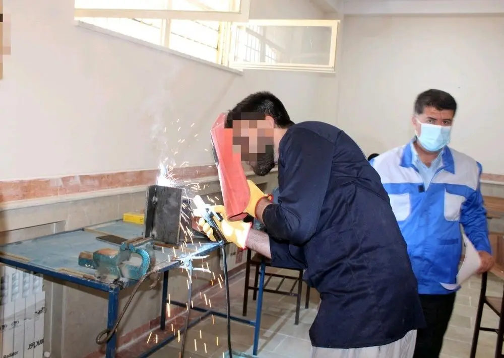 هم‌اکنون 26‌ دوره فنی‌ و حرفه‌ای در زندان‌های استان ایلام آموزش داده می‌شود

