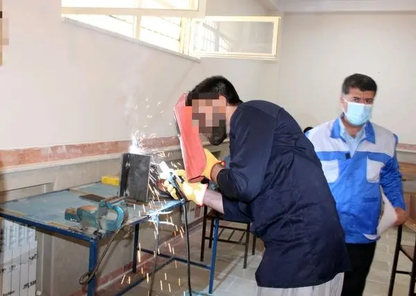 هم‌اکنون 26‌ دوره فنی‌ و حرفه‌ای در زندان‌های استان ایلام آموزش داده می‌شود

